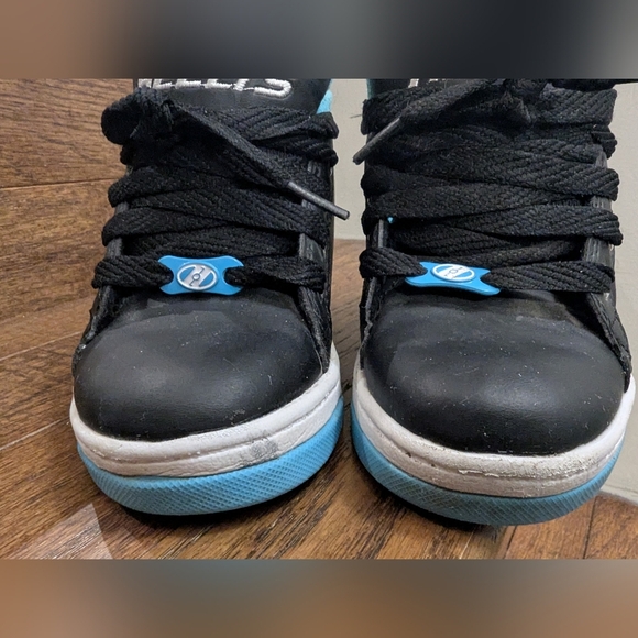Heelys  Sz 1 Skate Shoes black & teal with embroidery - Picture 2 of 7